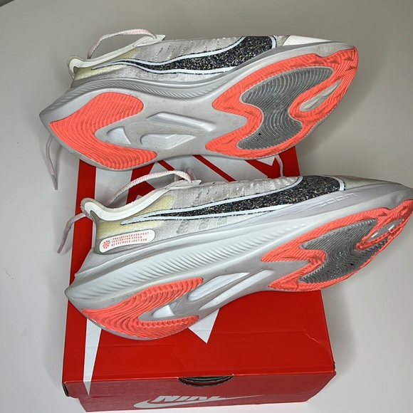 NIKE Zoom Gravity brand new in box - Picture 5 of 5